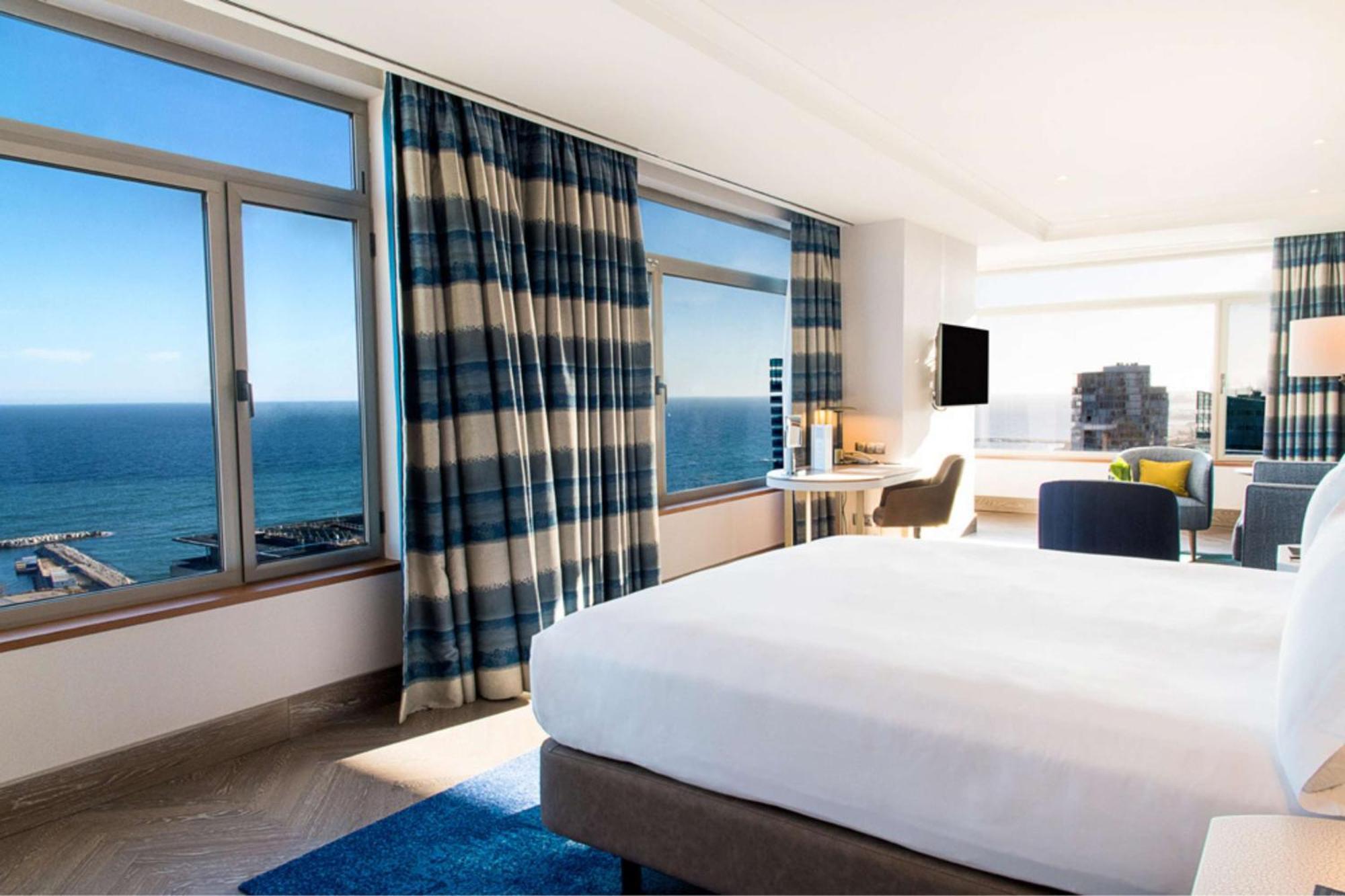 Hilton Diagonal Mar 4*